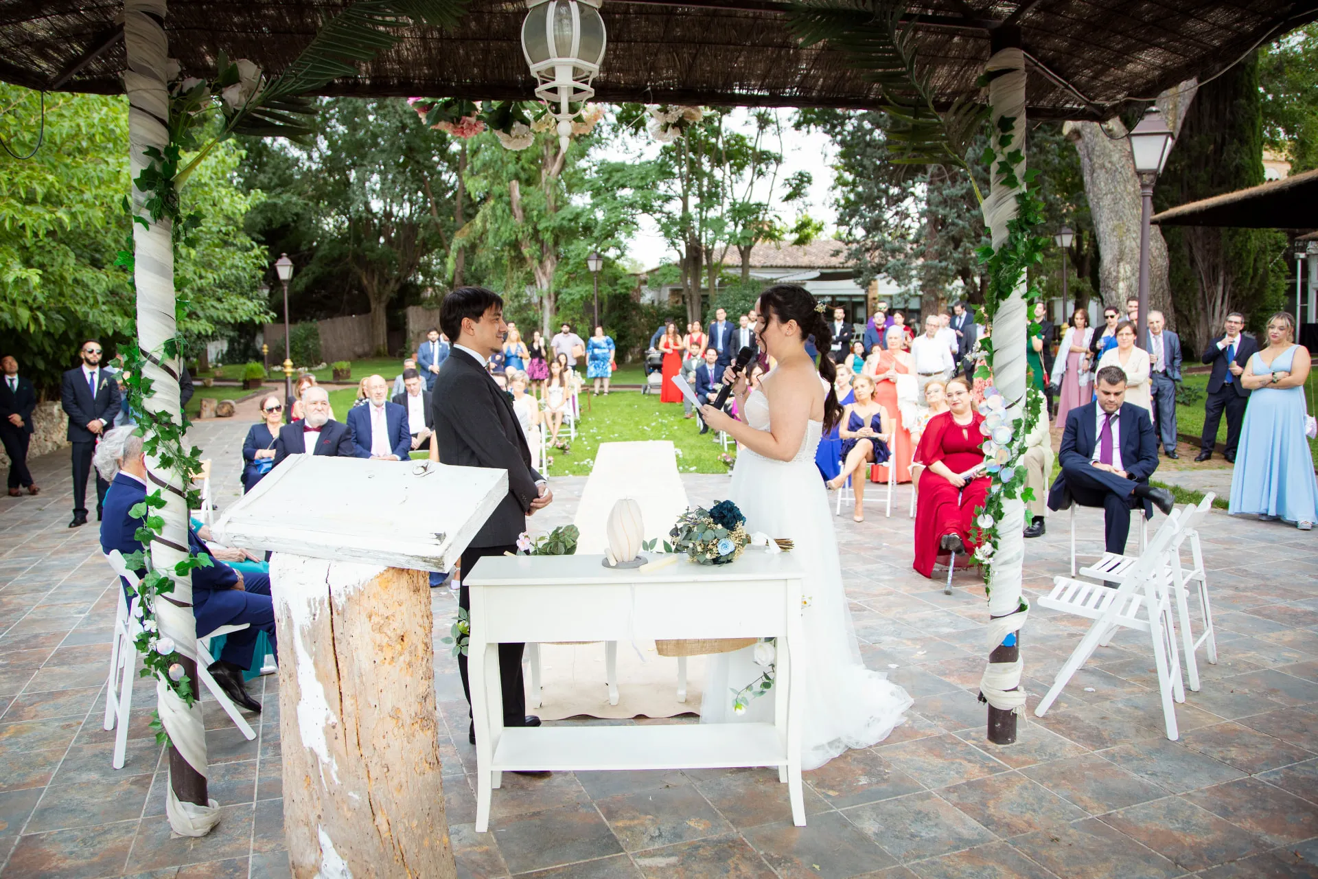 Ceremonia bajo la pérgola en Gurugú I